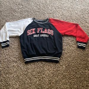 Six Flags crew neck